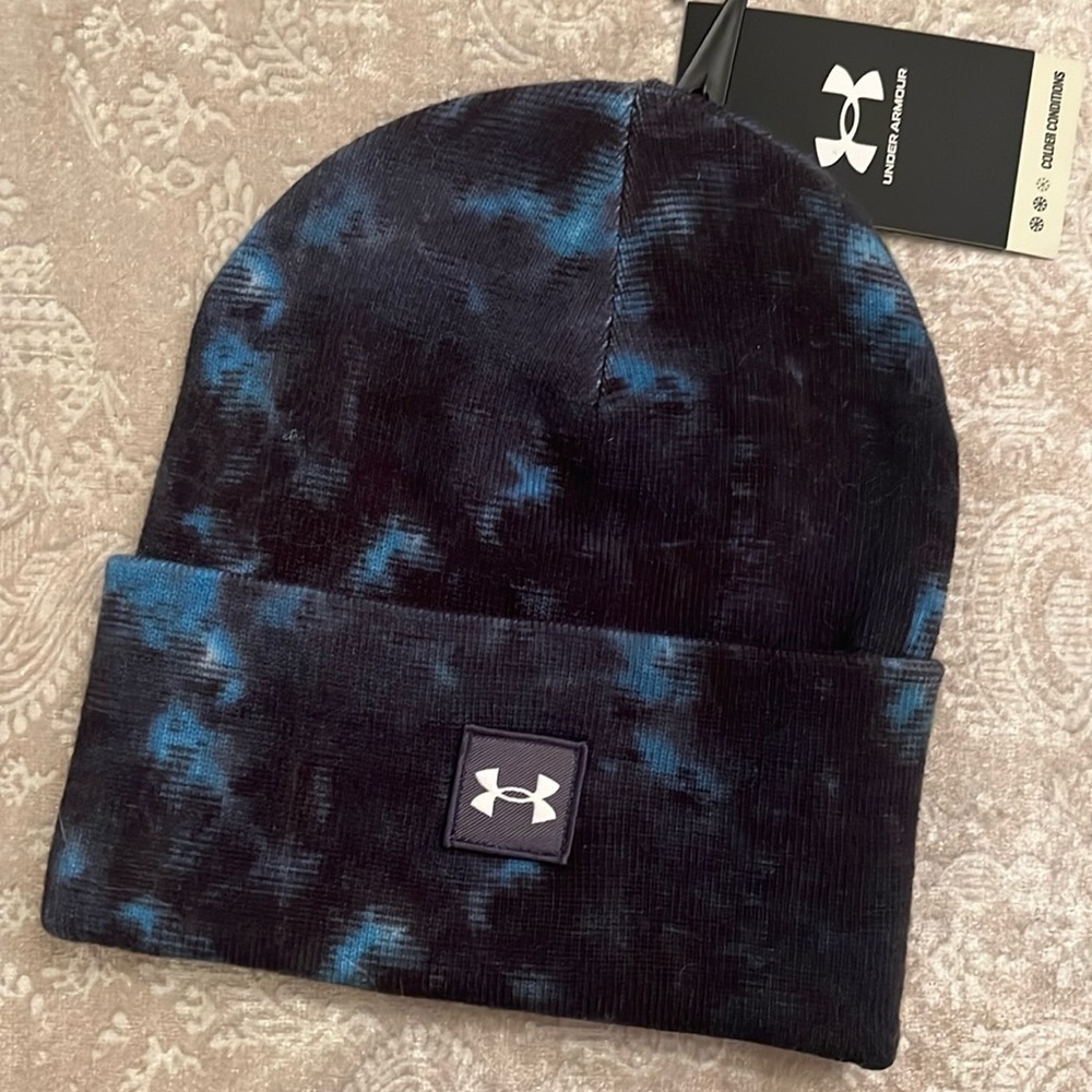 Brand New Under Armour Black Blue Tie Dye Cuffed Beanie Stretch Knit Winter Hat